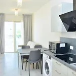 Inviting Calm And Bright Flat Near The Бибионе