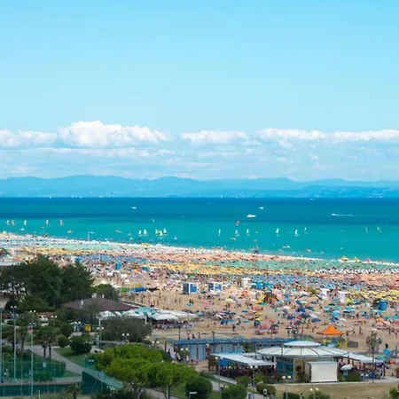 Inviting Calm And Bright Flat Near The Bibione