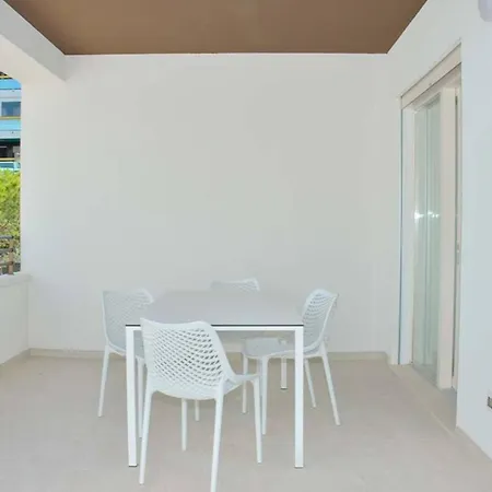 Inviting, Calm And Bright Flat Near The