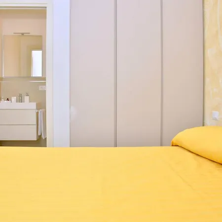 Inviting, Calm And Bright Flat Near The * بيبيوني
